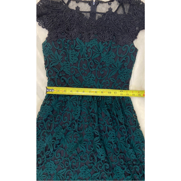 Adrianna Papell Green and Black Lace Midi Dress Size 2 - Picture 10 of 11